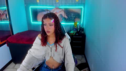 Snapshot of dolly_boob chatting on December 20, 2025, 5:03 am dolly_boob online show from December 20, 2025, 5:03 am
