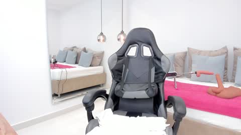 dolly walker online show from February 2, 2025, 2:45 pm