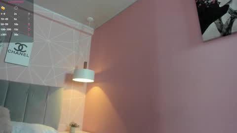 Call me Zoe  online show from December 15, 2025, 4:06 am