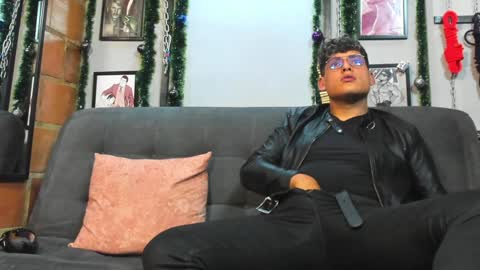 Snapshot of dom2travelers_sm chatting on January 5, 2025, 9:36 pm Diego Castell online show from January 5, 2025, 9:36 pm