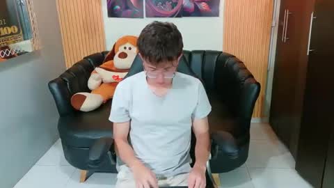 Snapshot of dominic_carminex chatting on October 18, 2025, 7:58 pm dominic_carminex online show from October 18, 2025, 7:58 pm