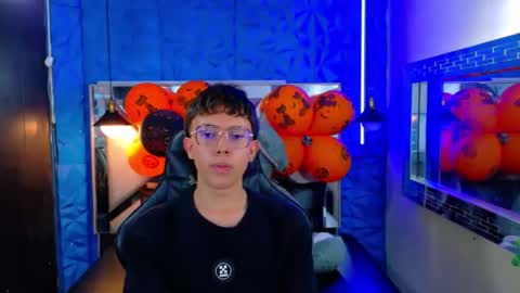 Snapshot of dominic_carminex chatting on October 23, 2025, 8:18 pm dominic_carminex online show from October 23, 2025, 8:18 pm