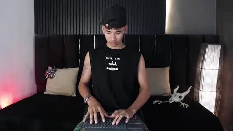 Snapshot of dominic_ghost chatting on October 14, 2025, 8:31 pm Dominic online show from October 14, 2025, 8:31 pm