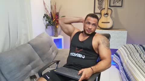 Snapshot of dominic_hulk1 chatting on October 14, 2025, 3:18 am dominic_hulk1 online show from October 14, 2025, 3:18 am