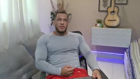 Snapshot of dominic_hulk1 chatting on October 23, 2025, 5:12 pm dominic_hulk1 online show from October 23, 2025, 5:12 pm