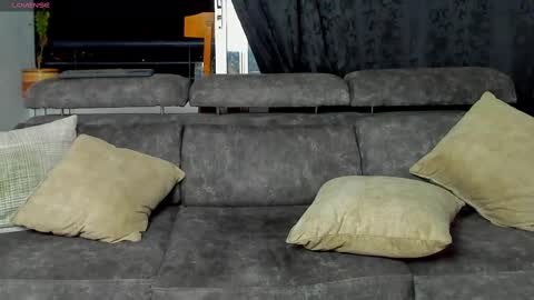 SANTI  independent model online show from February 19, 2025, 5:16 am