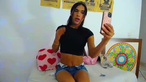 dominic_sofia online show from November 21, 2025, 10:47 am