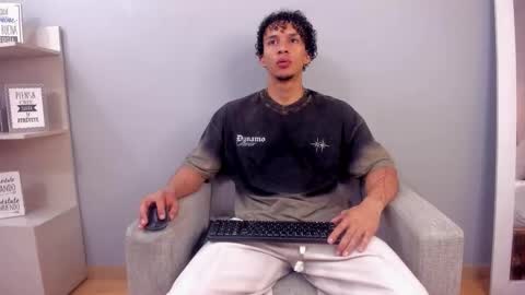 Snapshot of dominick_star chatting on November 28, 2025, 4:04 am Dominick Star online show from November 28, 2025, 4:04 am