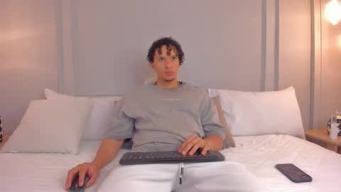 Snapshot of dominick_star chatting on December 2, 2025, 4:18 am Dominick Star online show from December 2, 2025, 4:18 am