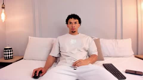 Snapshot of dominick_star chatting on December 16, 2025, 3:44 am Dominick Star online show from December 16, 2025, 3:44 am