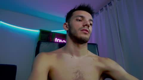 dominicvalente online show from November 20, 2025, 8:08 pm