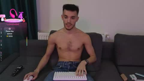 dominicvalente online show from December 16, 2025, 4:01 pm