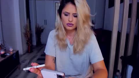 Snapshot of domtessa chatting on September 14, 2025, 6:07 pm Tessa online show from September 14, 2025, 6:07 pm