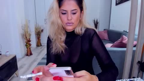 Snapshot of domtessa chatting on September 15, 2025, 7:58 pm Tessa online show from September 15, 2025, 7:58 pm