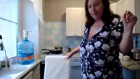 Tatiana 43 curvy sexy body and Joanna redhead 39 years online show from December 8, 2024, 9:46 am
