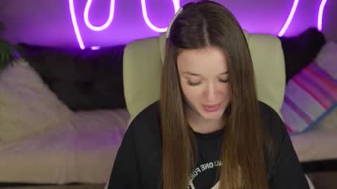 Snapshot of donnalust chatting on November 19, 2025, 6:19 pm DONNA online show from November 19, 2025, 6:19 pm