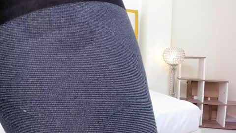 Paula DiazGMT-5 0730 - 1400 online show from November 21, 2025, 12:04 pm