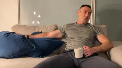 Donny online show from November 28, 2025, 7:22 am