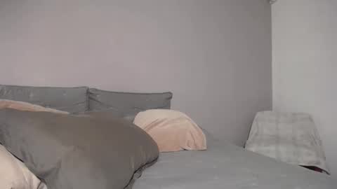 Iara online show from December 6, 2024, 2:13 am