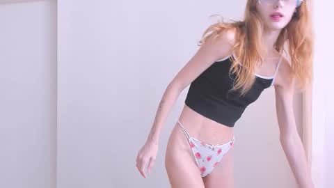 Snapshot of donteatcats_ chatting on November 1, 2025, 8:38 am Sam online show from November 1, 2025, 8:38 am