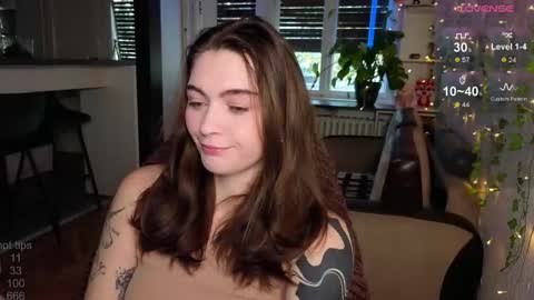 Snapshot of dorfmatratze_ chatting on October 25, 2025, 6:32 am Alice online show from October 25, 2025, 6:32 am