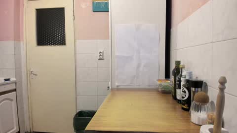 Snapshot of doriancretu95 chatting on December 24, 2024, 9:33 pm menu below online show from December 24, 2024, 9:33 pm