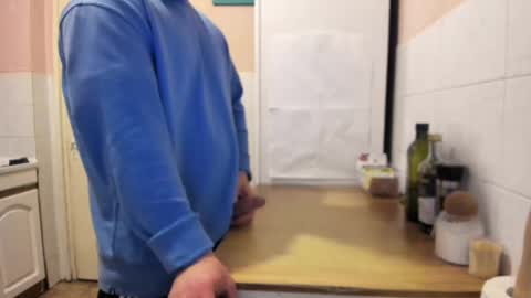 Snapshot of doriancretu95 chatting on February 18, 2025, 9:42 pm menu below online show from February 18, 2025, 9:42 pm