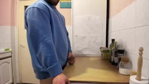 Snapshot of doriancretu95 chatting on March 5, 2025, 6:45 pm menu below online show from March 5, 2025, 6:45 pm