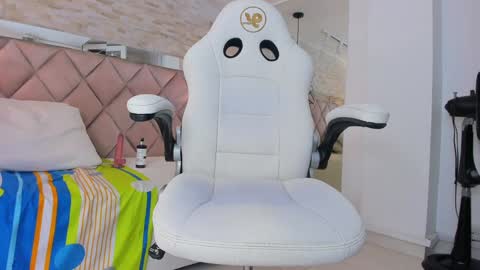  DOROTHY online show from January 11, 2025, 8:43 am