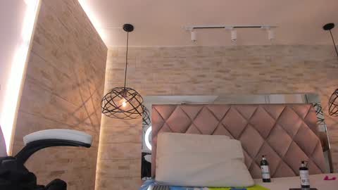  DOROTHY online show from January 14, 2025, 9:35 am