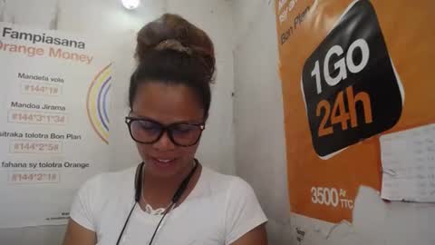 DorothyInsky online show from February 24, 2025, 10:15 am