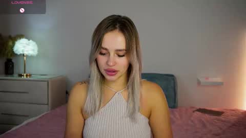 Snapshot of dorretangel chatting on September 25, 2025, 11:36 am Amy online show from September 25, 2025, 11:36 am