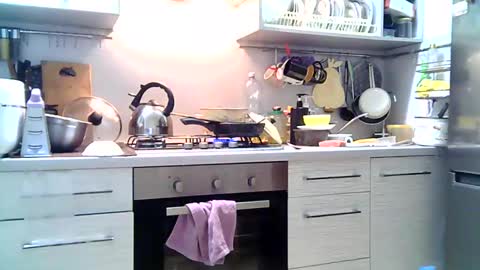 Snapshot of dorrie_ann chatting on December 14, 2024, 7:14 pm Dorrie Ann online show from December 14, 2024, 7:14 pm