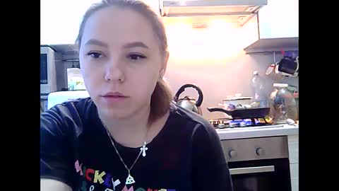 Snapshot of dorrie_ann chatting on December 18, 2024, 5:59 am Dorrie Ann online show from December 18, 2024, 5:59 am