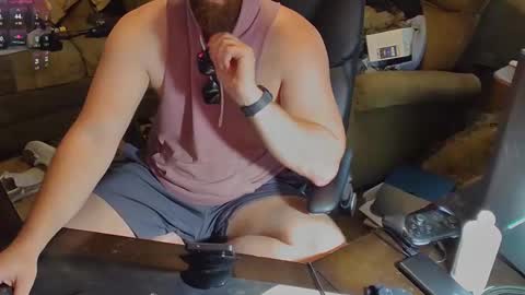 Snapshot of dotyoureyezez chatting on October 28, 2025, 6:43 pm DotYourEyezez online show from October 28, 2025, 6:43 pm