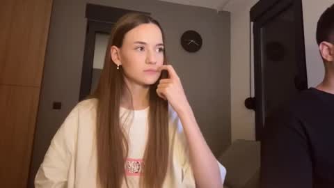 Snapshot of double_sun chatting on October 14, 2025, 7:03 pm Alice and Mark online show from October 14, 2025, 7:03 pm