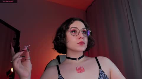 Snapshot of doublee_trouble chatting on March 7, 2025, 9:38 pm Eva ana Liza online show from March 7, 2025, 9:38 pm