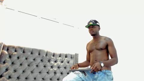 DOUGLAS online show from September 9, 2025, 2:05 pm