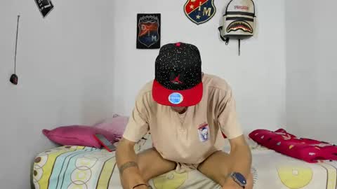 Snapshot of douglas_gallegos chatting on December 10, 2024, 8:27 pm douglas_gallegos online show from December 10, 2024, 8:27 pm