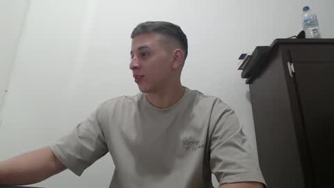 Snapshot of draco_boy2000 chatting on October 4, 2025, 9:13 pm draco_boy2000 online show from October 4, 2025, 9:13 pm