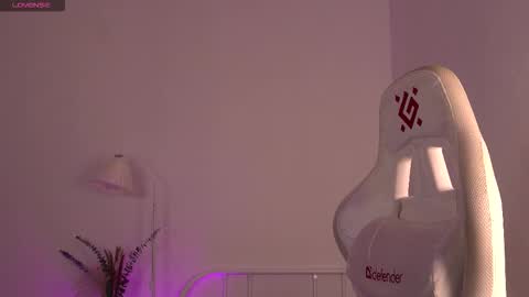 Snapshot of dragon_ink chatting on October 9, 2025, 6:22 am Lisbeth Salander online show from October 9, 2025, 6:22 am