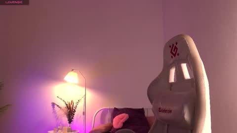 Snapshot of dragon_ink chatting on October 10, 2025, 5:17 am Lisbeth Salander online show from October 10, 2025, 5:17 am