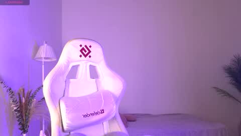 Snapshot of dragon_ink chatting on October 27, 2025, 6:06 am Lisbeth Salander online show from October 27, 2025, 6:06 am