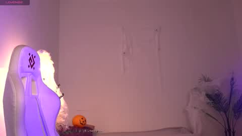 Snapshot of dragon_ink chatting on November 3, 2025, 5:31 am Lisbeth Salander online show from November 3, 2025, 5:31 am