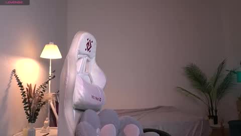 Snapshot of dragon_ink chatting on November 8, 2025, 6:35 am Lisbeth Salander online show from November 8, 2025, 6:35 am