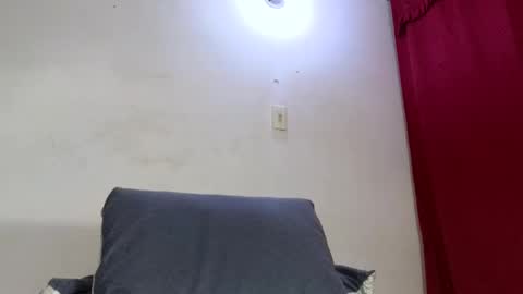 Snapshot of drakesonxx chatting on February 15, 2025, 7:39 pm Andrs  Independent Model online show from February 15, 2025, 7:39 pm