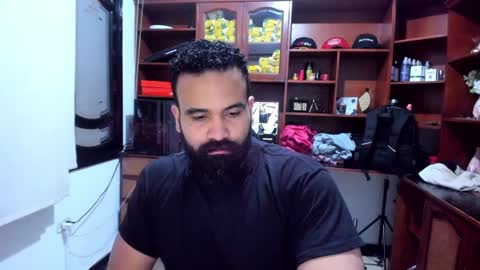 Snapshot of drako_argenti_ chatting on December 4, 2024, 12:47 pm Drako online show from December 4, 2024, 12:47 pm