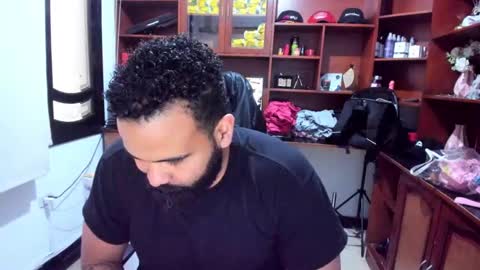 Snapshot of drako_argenti_ chatting on December 4, 2024, 3:54 pm Drako online show from December 4, 2024, 3:54 pm