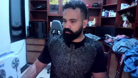 Snapshot of drako_argenti_ chatting on December 14, 2024, 3:29 am Drako online show from December 14, 2024, 3:29 am