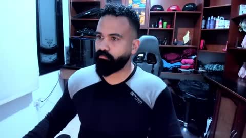 Snapshot of drako_argenti_ chatting on December 30, 2024, 11:17 pm Drako online show from December 30, 2024, 11:17 pm